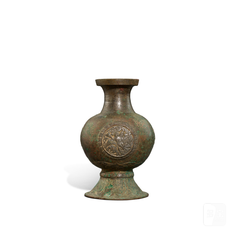 A parcel silvery bronze 'Jivajivaka' vase, Liao dynasty | 遼 銅局部鎏銀共命鳥蓮瓣紋瓶 - 图3